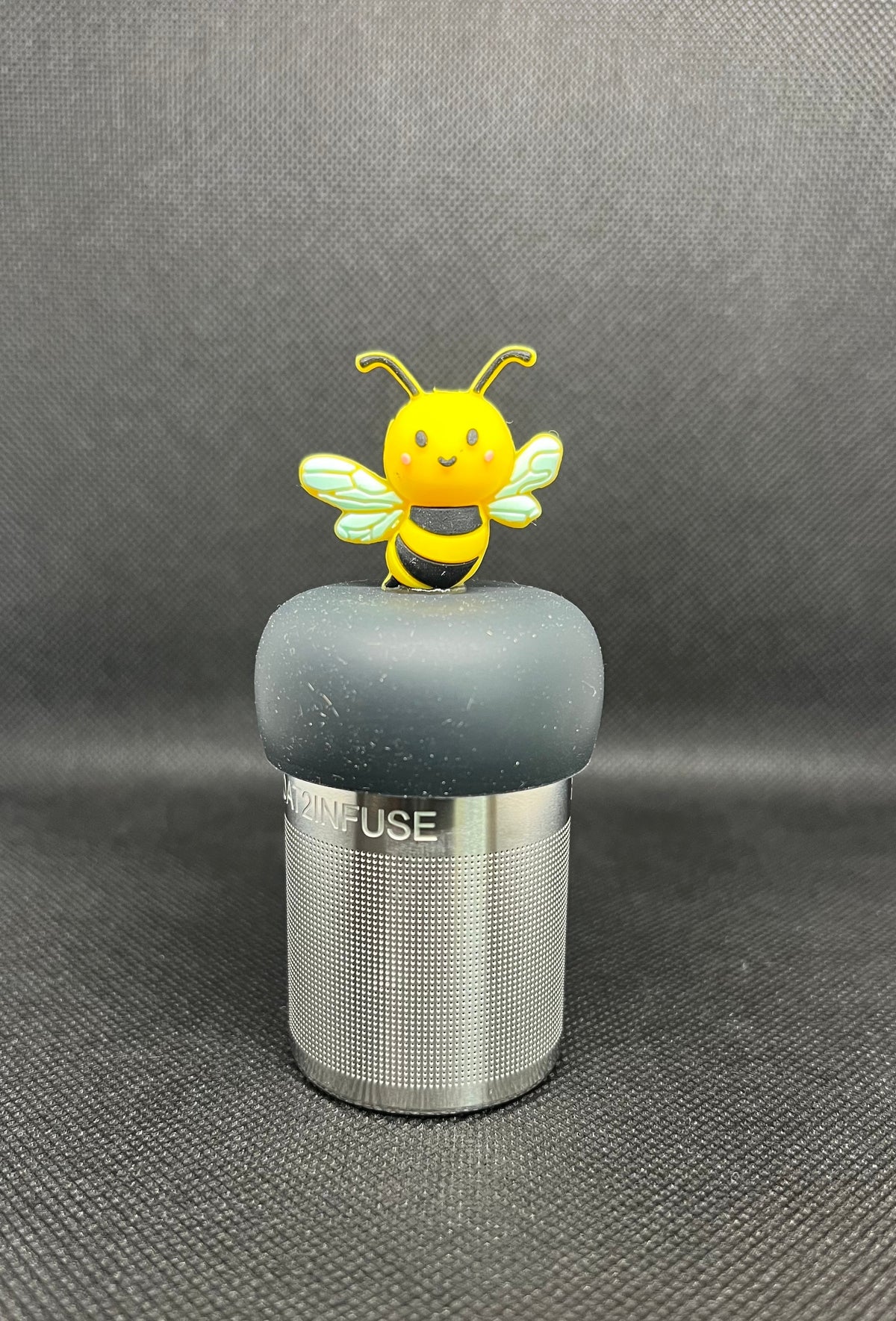 Bumble bee floating tea steeper with grey base