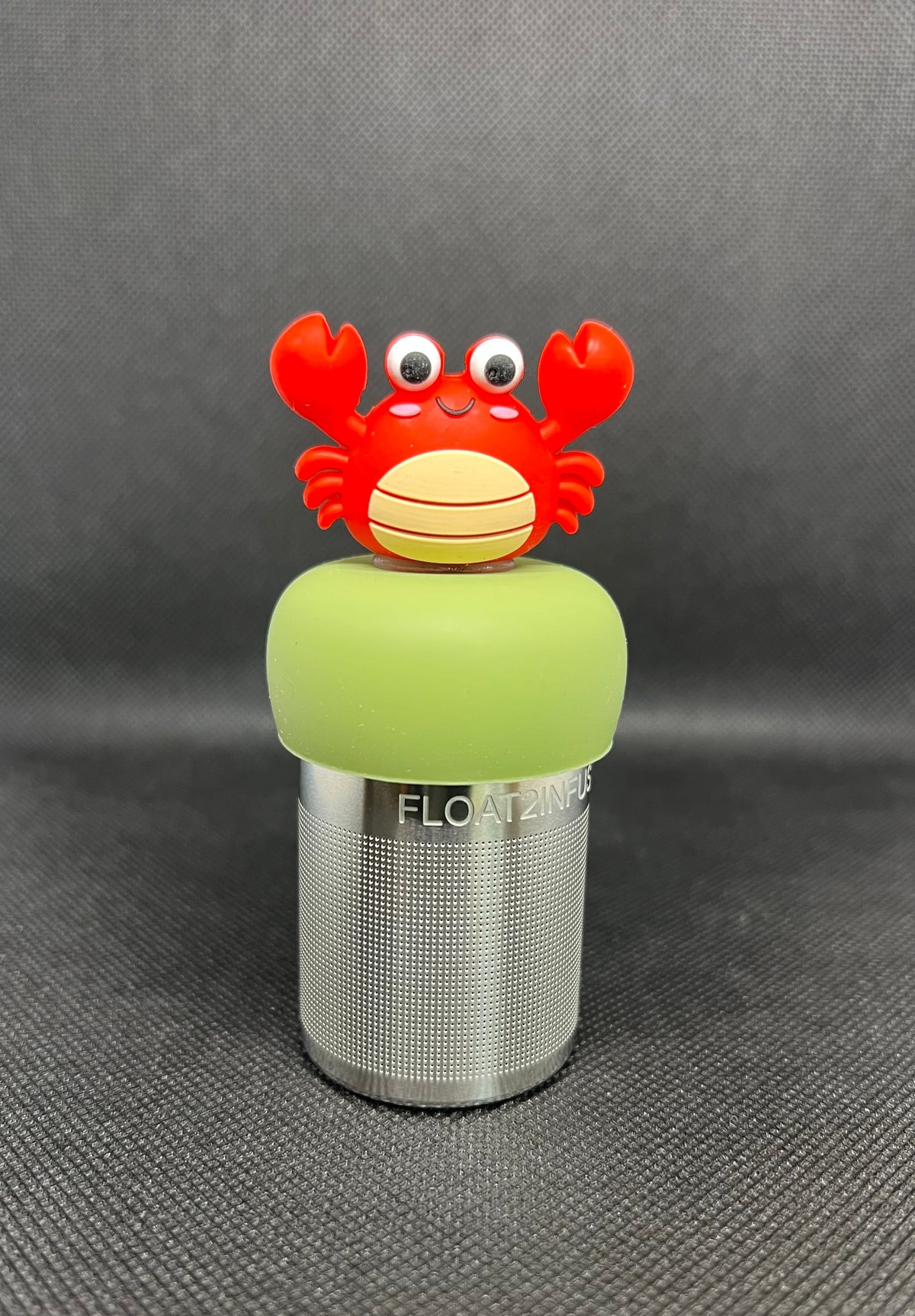 Crab floating tea steeper with blue base