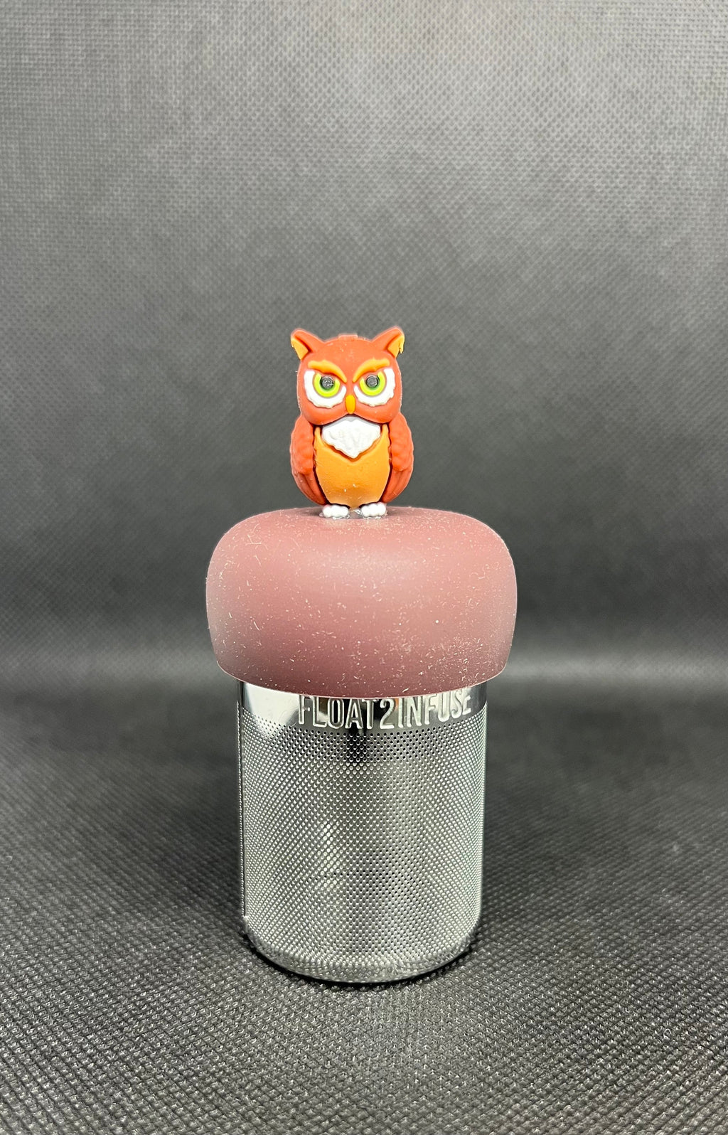 Owl floating tea steeper with dark brown base