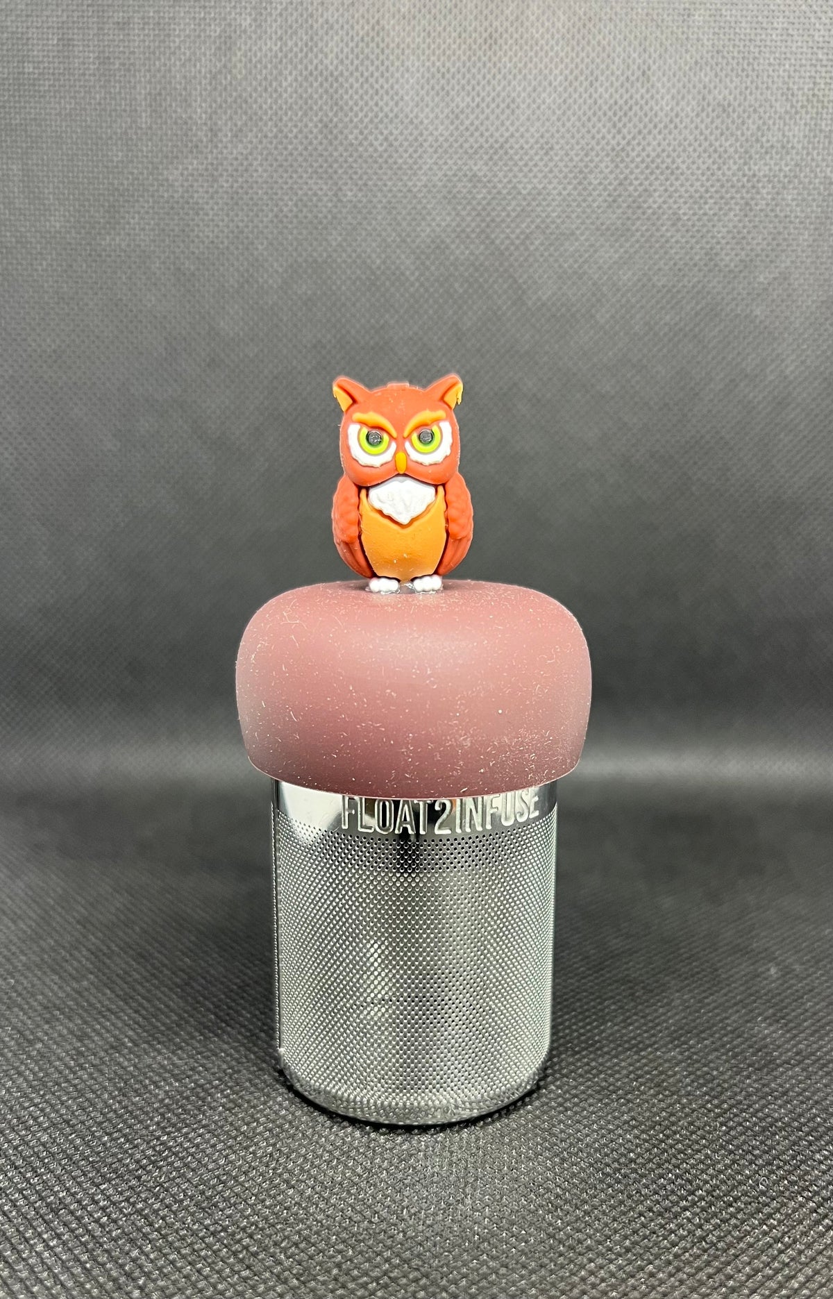 Owl floating tea steeper with dark brown base